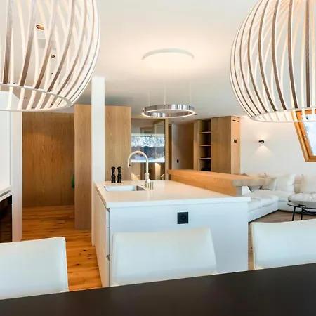 Mira Lej Apartment
